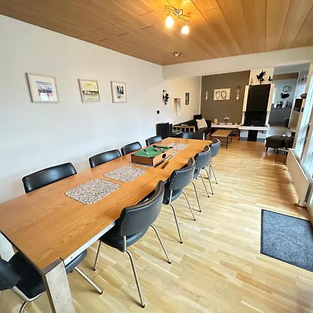 Cosy And Family Friendly House In Centrally Located In Laugardalur